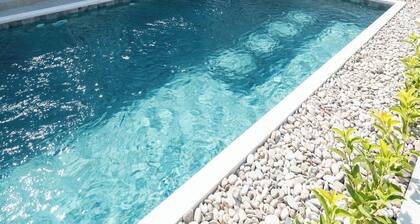 Emerald Three-Bedroom Villa with Private Pool and Rooftop