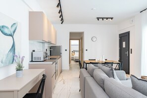 TV - Emerald Three-Bedroom Villa with Private Pool and Rooftop (Kavala)