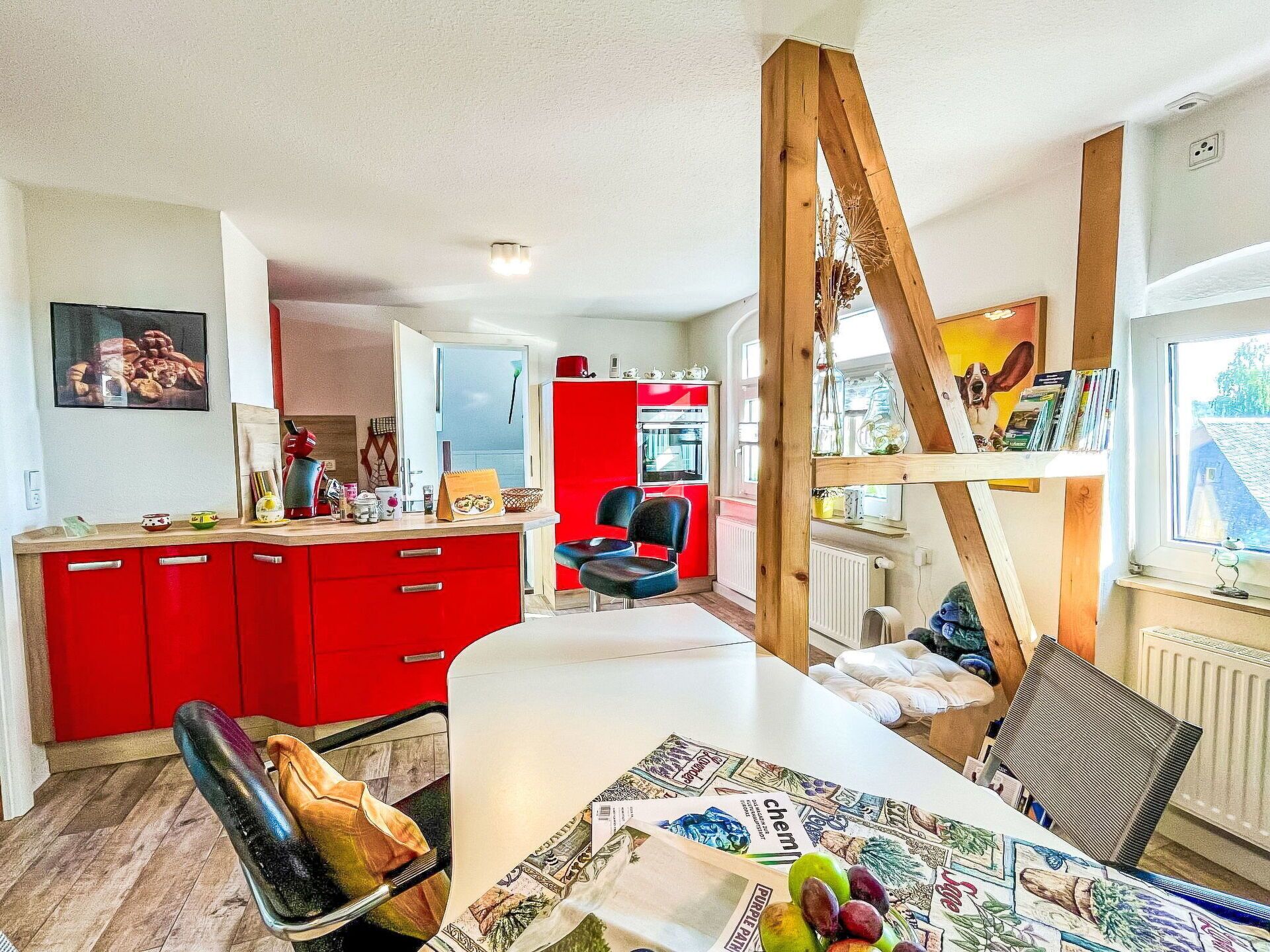 Möbel, Interior Design, Flooring, Decke, Fussboden, Wohnung, Zimmer, Stuhl, Couch, Wohnzimmer