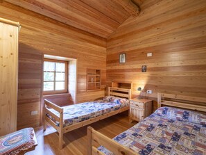 4 bedrooms, travel cot, free WiFi