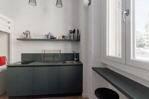 Fridge, microwave, stovetop, electric kettle