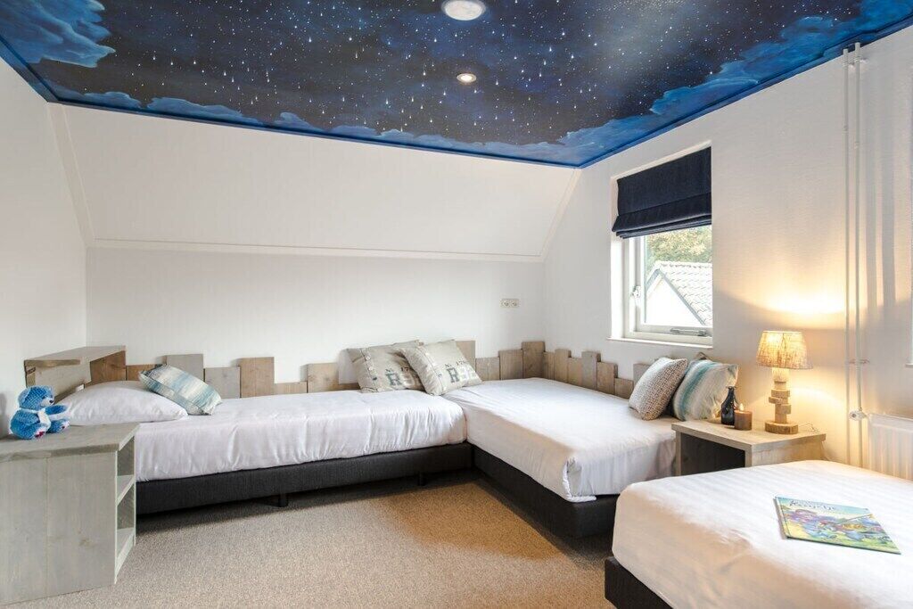 4 bedrooms, free WiFi, bed sheets