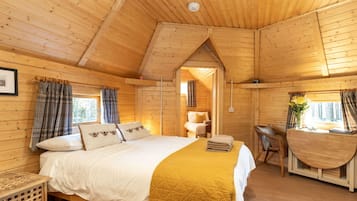 1 bedroom, travel crib