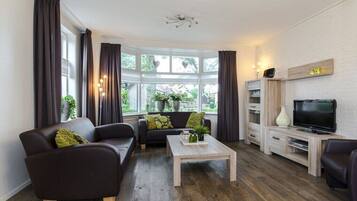 Een televisie en een dvd-speler