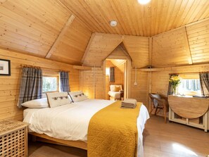 1 bedroom, travel crib