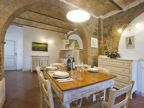 Dining - Beautiful apartment in villa with WIFI, pool, TV, terrace, pets allowed and panoramic view (San Giovanni D'asso)