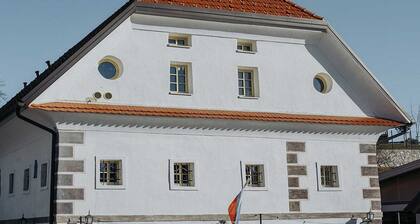 Enchanted Misty Valley Cottage Apartments - One Bedroom Apartment