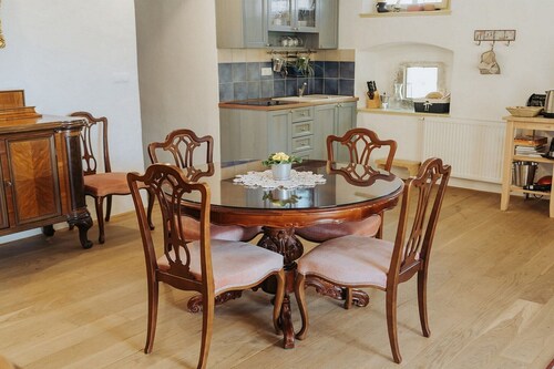 Enchanted Misty Valley Cottage Apartments - One Bedroom Apartment