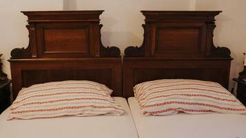 1 bedroom, travel crib, free WiFi