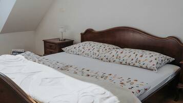 1 bedroom, travel crib, free WiFi