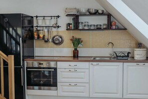 Fridge, microwave, oven, stovetop