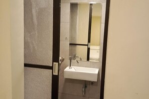 Room - Check Inn 5 (Kota Kinabalu)