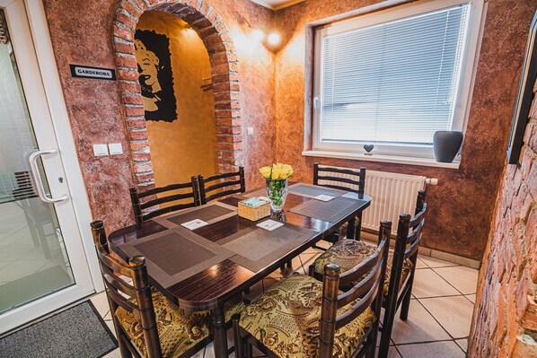 تناول الطعام