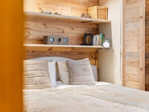 1 bedroom, travel crib, free WiFi