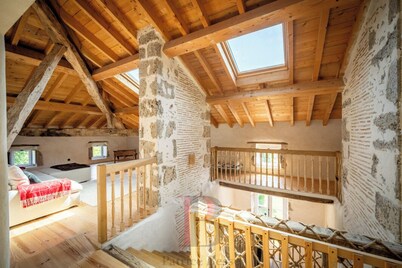 Large renovated house, ideal for a large family looking for peace and quiet.