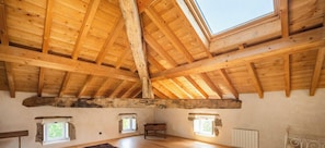 7 bedrooms, desk, free WiFi, bed sheets