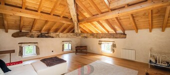 Large renovated house, ideal for a large family looking for peace and quiet.