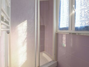 Bathroom - Beautiful  villa for 5 guests with WIFI, TV, patio and pets allowed (Follonica)