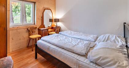 Schönes alleinstehendes Ferienhaus mit  W-LAN, Innenhof, Haustiere erlaubt und Panoramablick