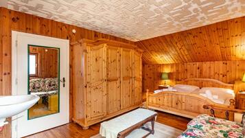 5 bedrooms, free WiFi