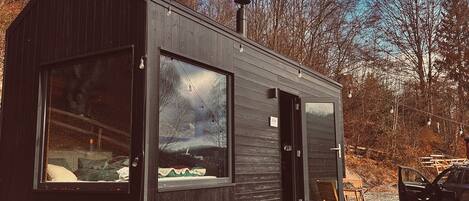 Romantisk stuga - 1 sovrum - utsikt mot bergen | Utsikt mot trädgården