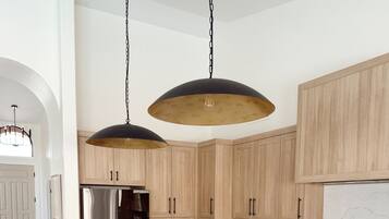 Microones, forn, placa de cuina i rentaplats