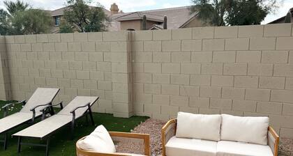 Cozy, Newly Renovated House w/ Heated Pool & Hot Tub in Phoenix