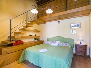 3 bedrooms, travel cot, free WiFi