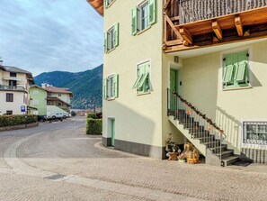 Esterni