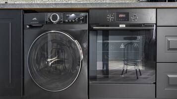 Een magnetron, een oven