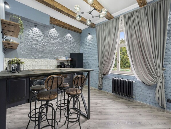 Dining - Lovely apartment for 3 guests with WIFI, TV and pets allowed (Karlovy Vary)