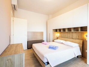 1 bedroom, travel crib, free WiFi, bed sheets