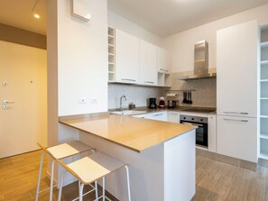 Oven, dishwasher, highchair