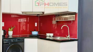 Comfort Double Room, Patio, City View | Private kitchen