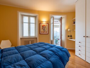 1 chambre, lit de bébé portatif, literie fournie