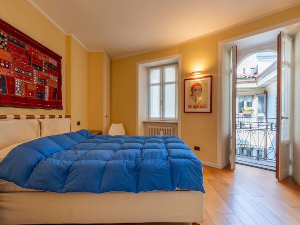 1 chambre, lit de bébé portatif, literie fournie