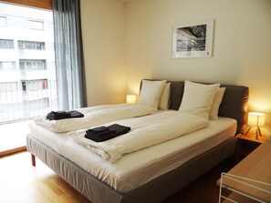 2 Schlafzimmer, Reisekinderbett, kostenloses WLAN, Bettwäsche