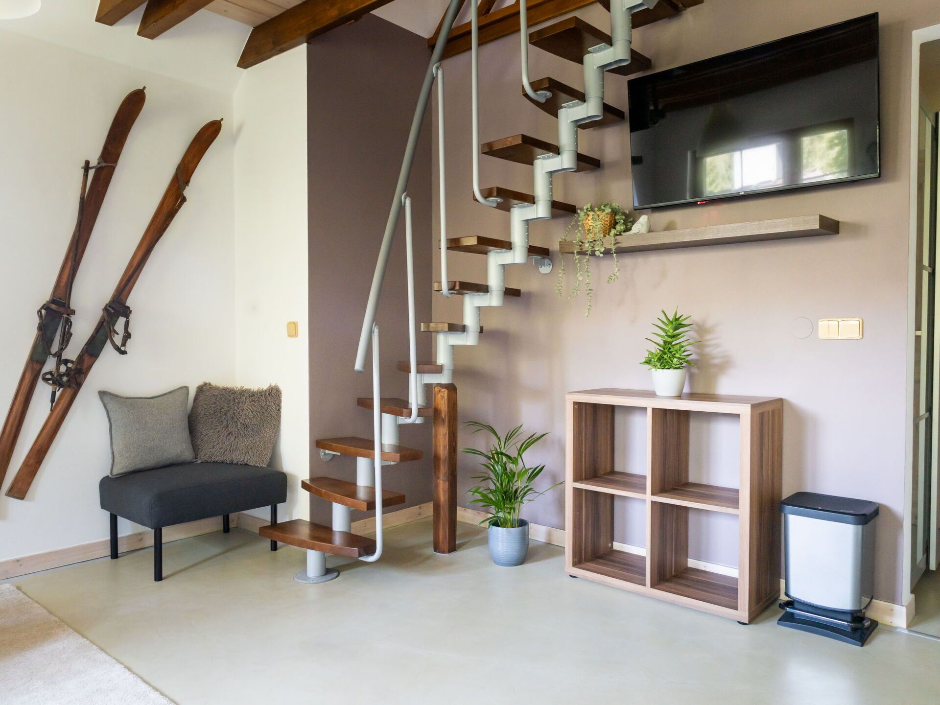 المنشأة من الداخل