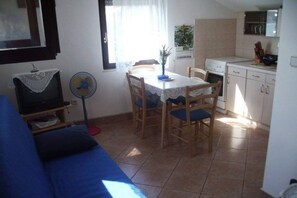 Smart TV - One Bedroom Apartment (Prvic Luka)