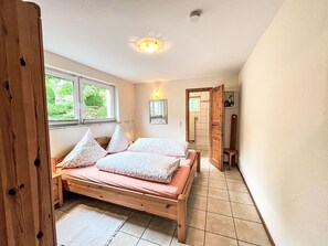 3 chambres, lit parapluie, Wi-Fi gratuit, draps fournis