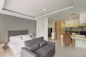 In-room safe, iron/ironing board, free WiFi