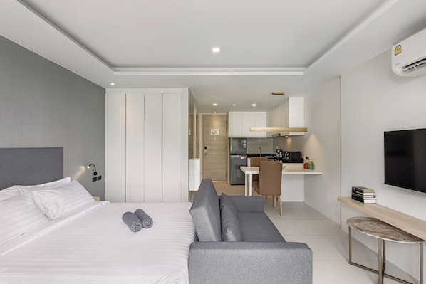 In-room safe, iron/ironing board, free WiFi