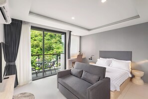 Standard Studio, Mountain View | In-room safe, iron/ironing board, free WiFi - Studio in Utopia Karon Phuket A2-605 (Karon)