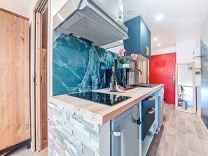 Fridge, cookware/dishes/utensils - Les Olympiades by Interhome (Val Thorens)