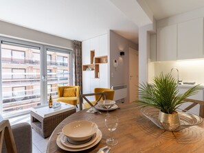 Dining - Cosy apartment for 3 people with WIFI, TV and pets allowed (Nieuwpoort)