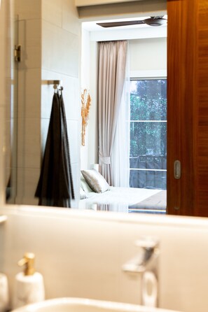 Comfort Apartment, Courtyard View | Interior