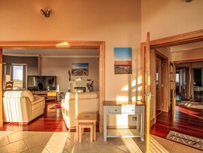 TV, fireplace, DVD player