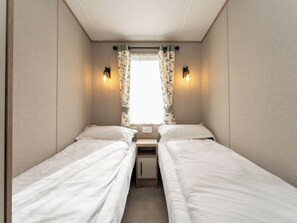 2 عدّة غرف نوم وخدمة الإنترنت