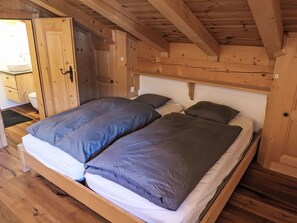 3 chambres, bureau, accès Internet