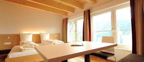 1 bedroom, travel crib, free WiFi